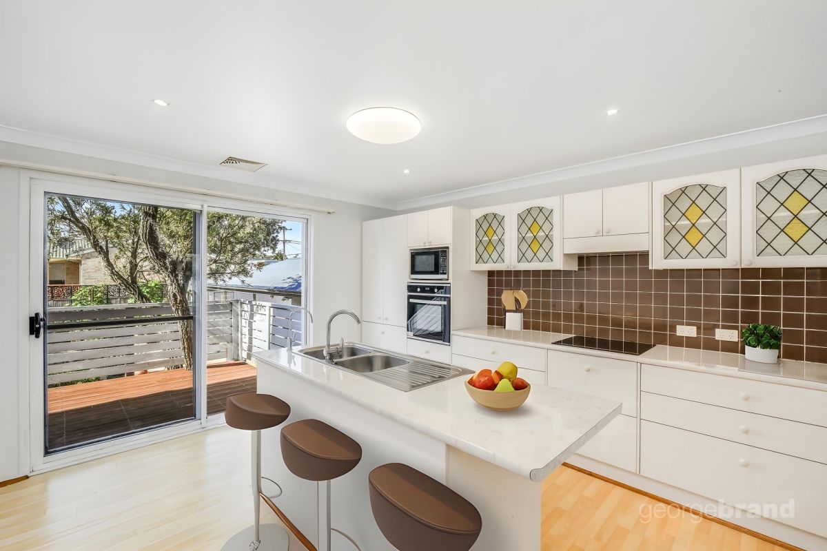Curated visual reference: Built In Immaculate Apartment Space Reference: Killarney Vale Unit Apartment Immaculate Living With Ocean Views