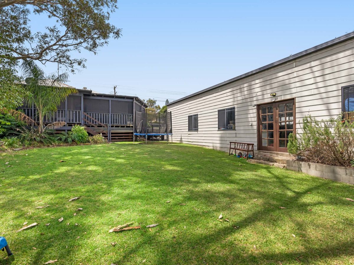 Cessnock Real Estate: Home with Huge Shed and Mezzanine Level