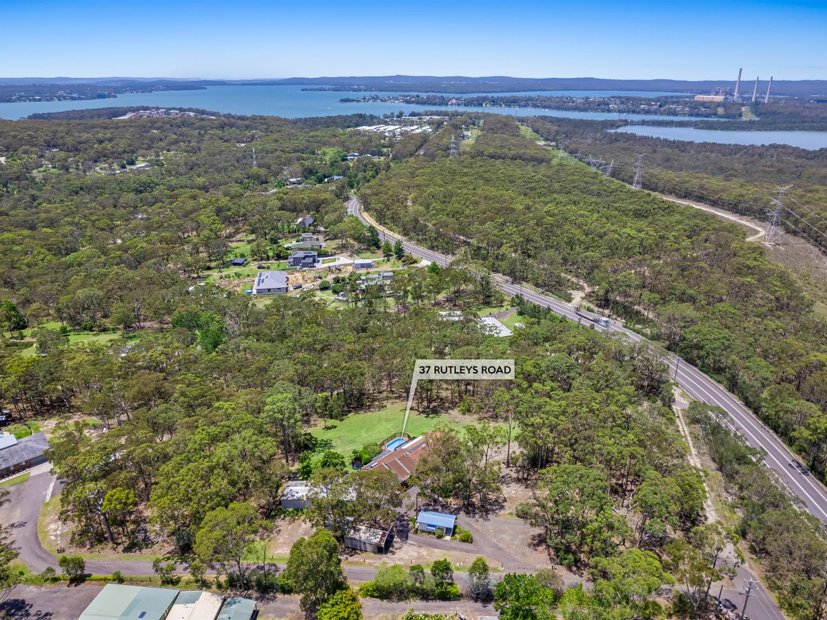 Wyee Point Real Estate: 1.395 Hectare Paradise: Dual Living with Spacious Shed - Your Dream Lifestyle Awaits