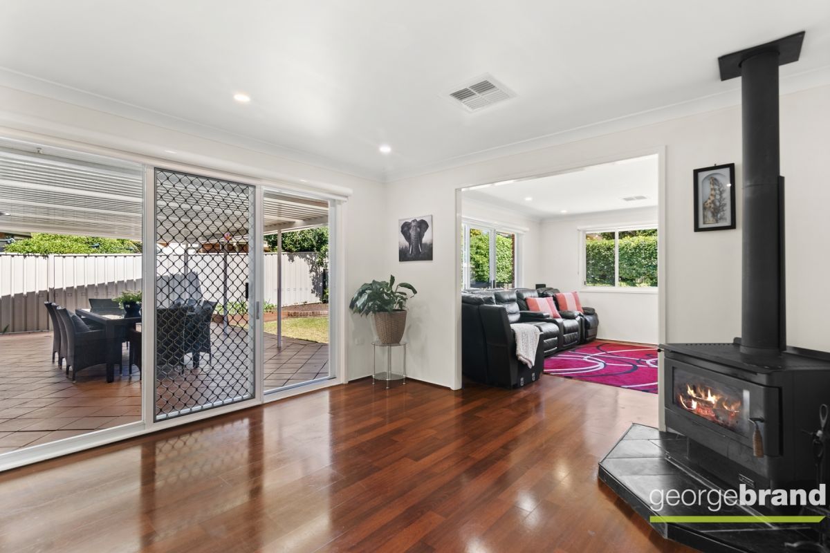  Real Estate: Superb Family Home with Pool