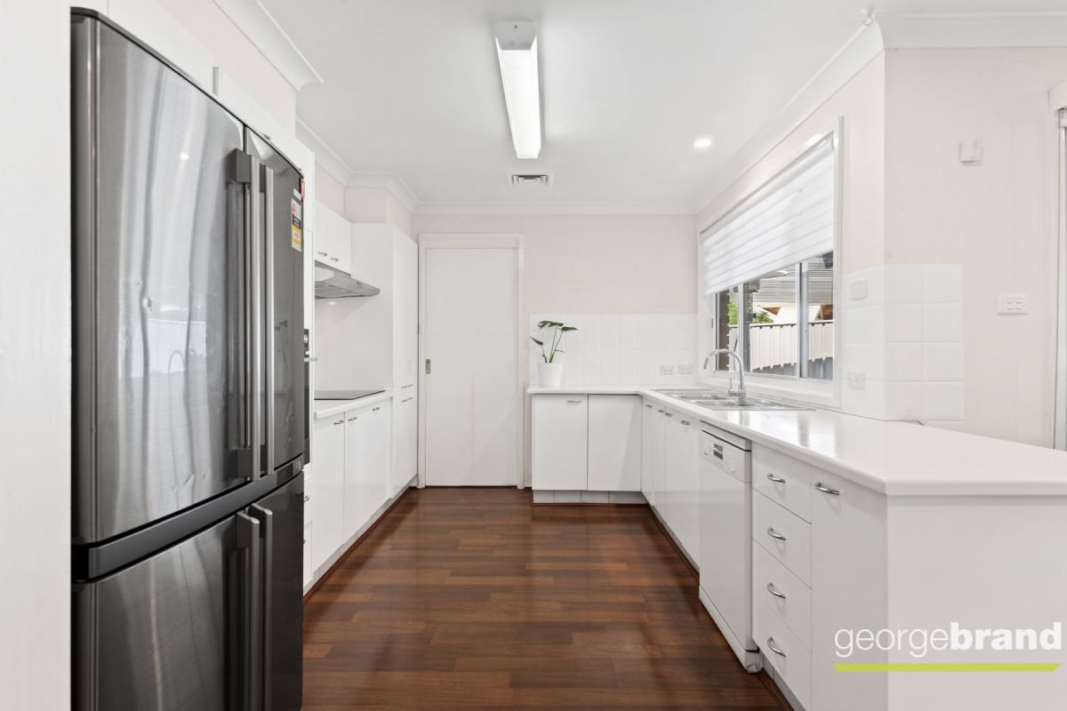  Real Estate: Superb Family Home with Pool