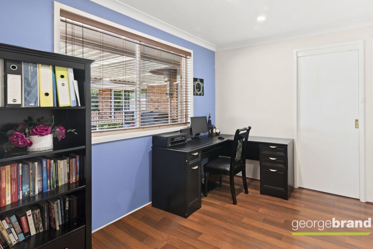  Real Estate: Superb Family Home with Pool