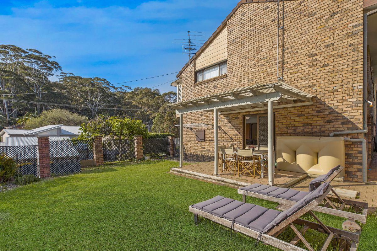 North Avoca House LARGE FAMILY HOME 350M TO BEACH Sold for 1,550,000