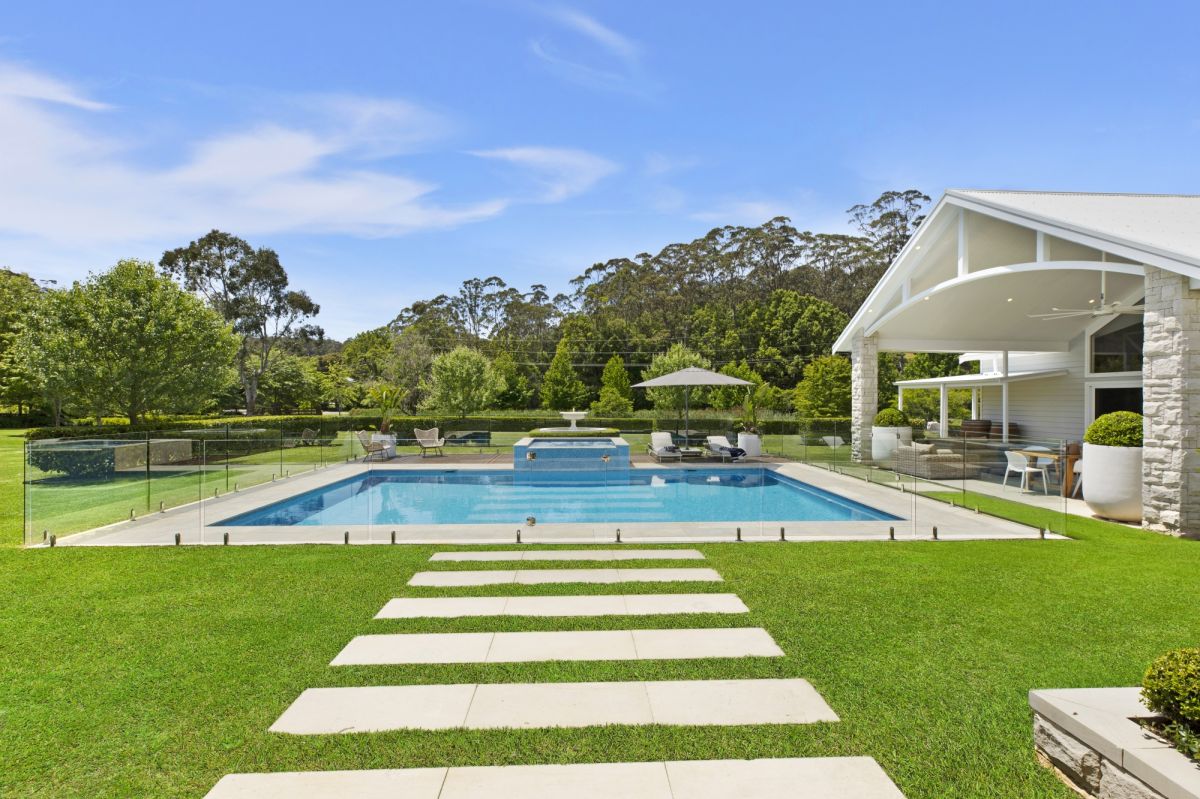 Picketts Valley Acreage/Semirural 'LAVISH' Beachside Acreage Contact Agent