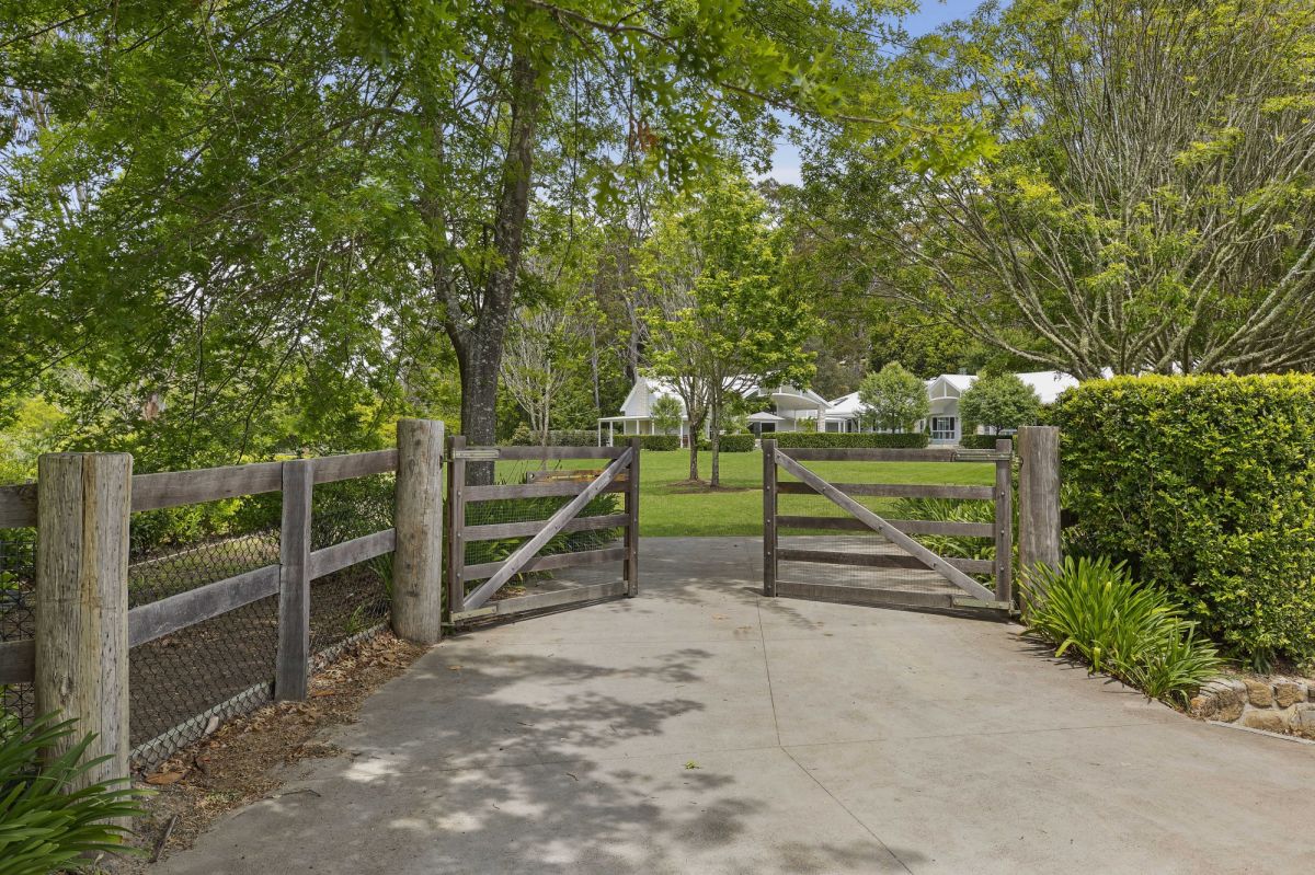 Picketts Valley Real Estate: 'LAVISH' Beachside Acreage